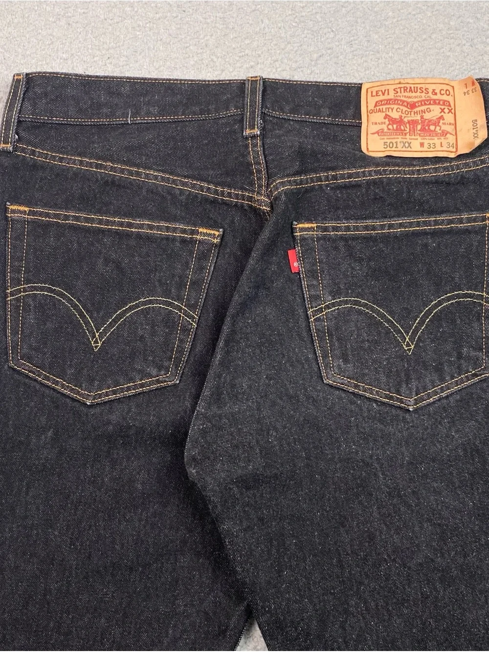 Levi's 501XX Jeans Men's Size 31x31 (Tag Reads 33x34) Dark Wash Denim Button Fly
